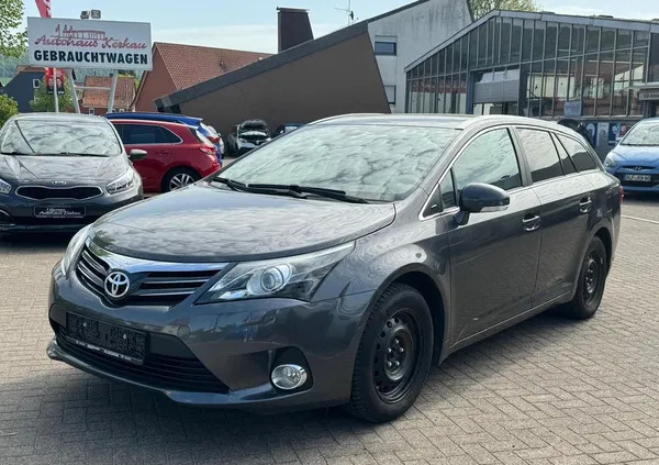 toyota karpacz Toyota Avensis cena 42500 przebieg: 119000, rok produkcji 2014 z Karpacz